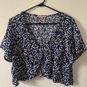 Baby doll, blue patterned crop top